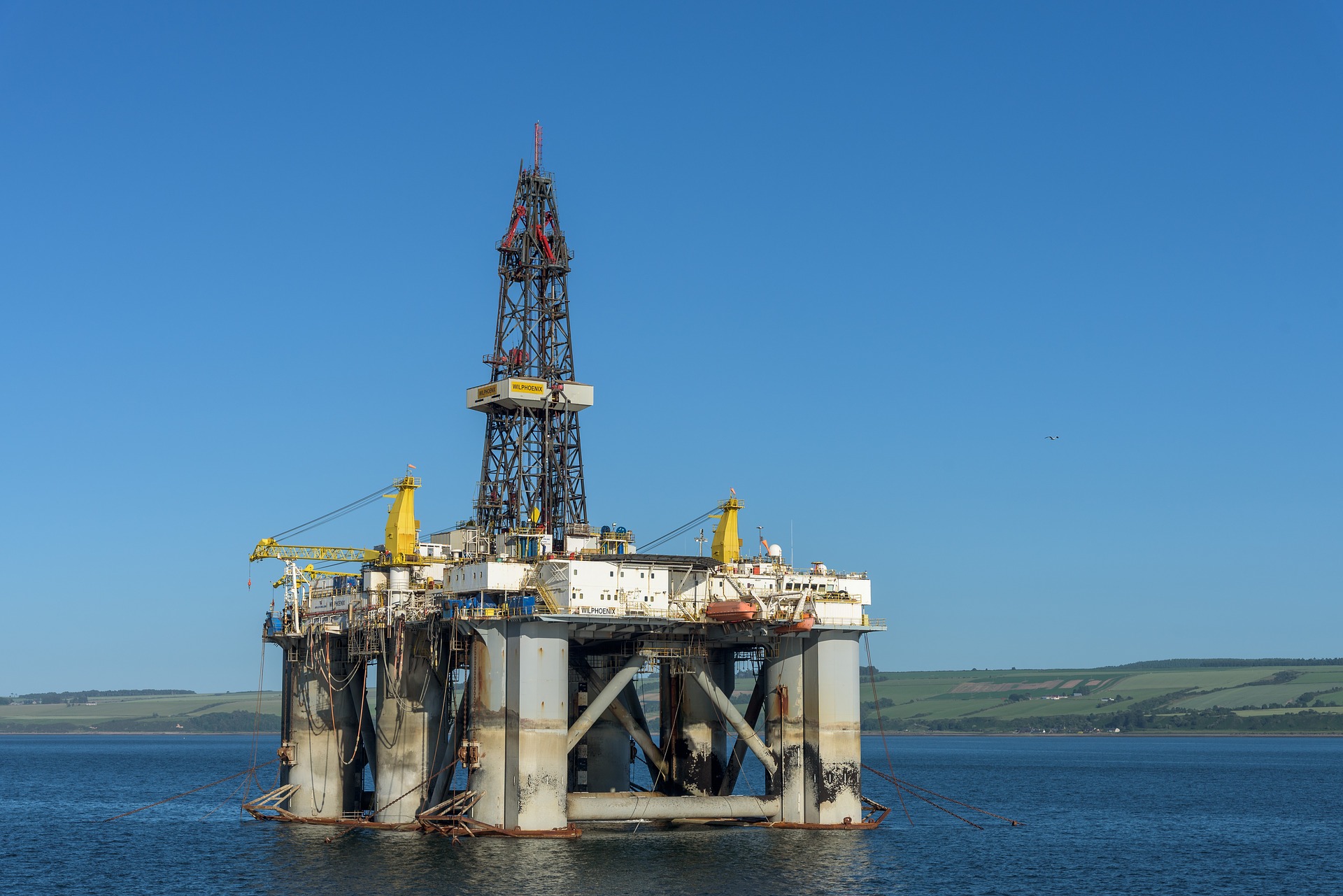 oil-rig-3522594_1920